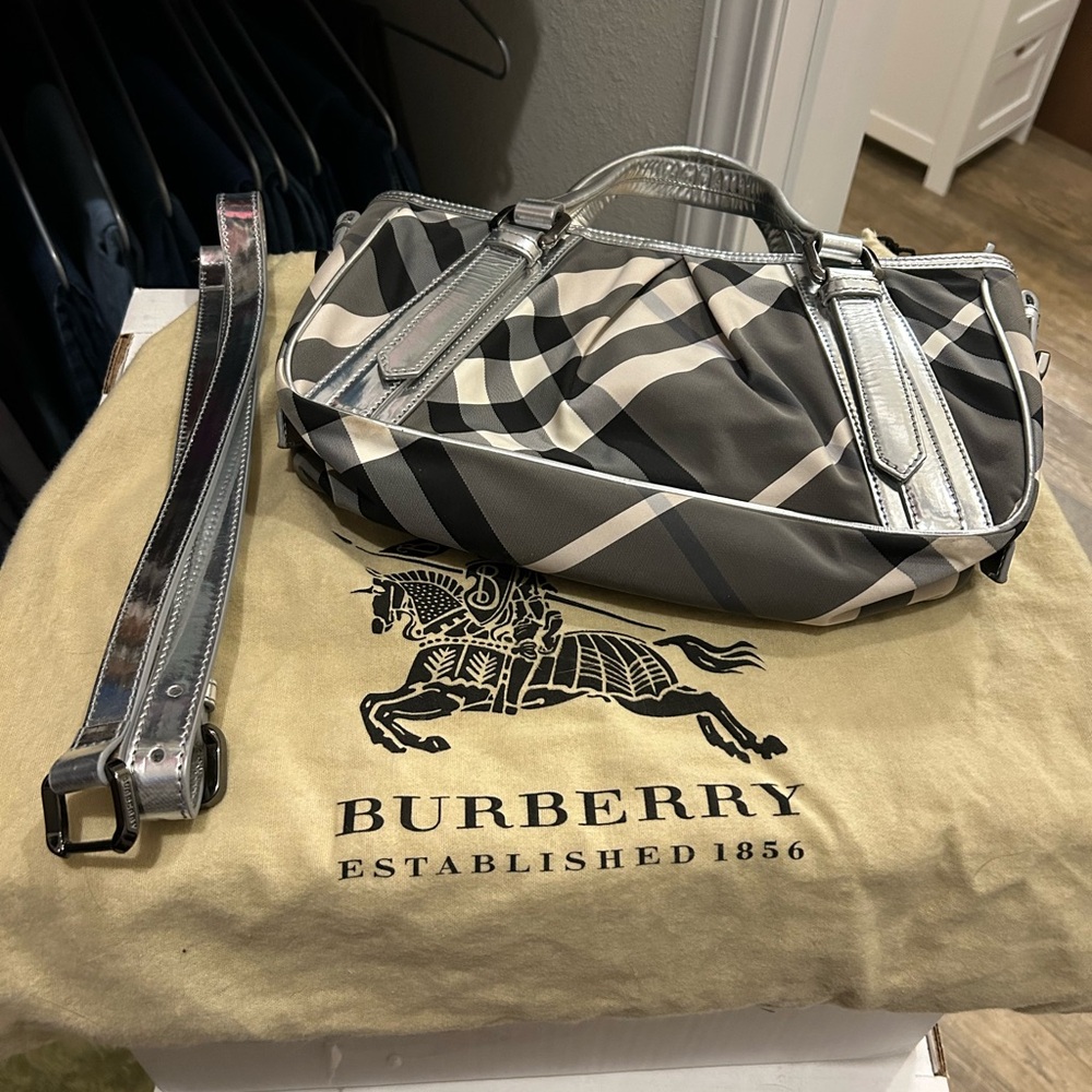 Authentic Burberry Black and Gray Women's Bag